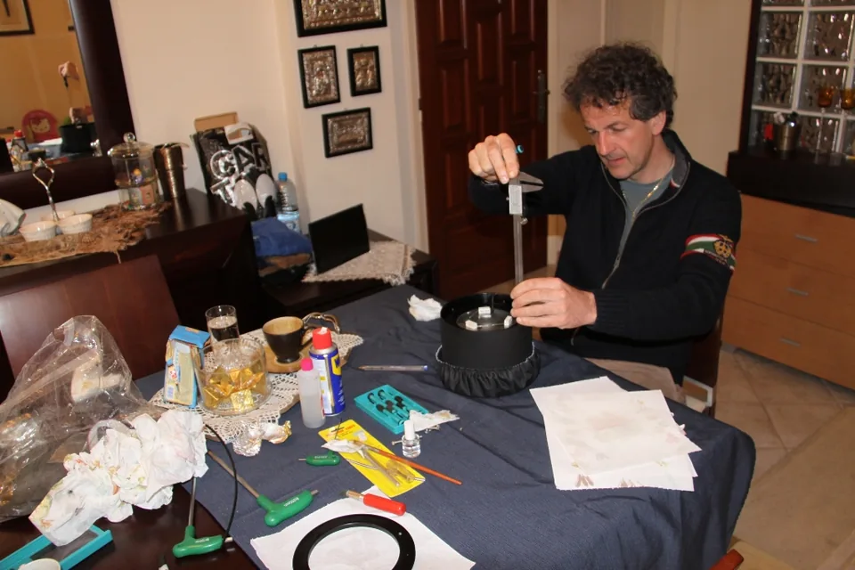 Giovanni Dal Lago working on the RC 400's secondary mirror
